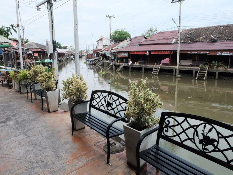 Roomquest Rimrabeang At Amphawa Exterior foto